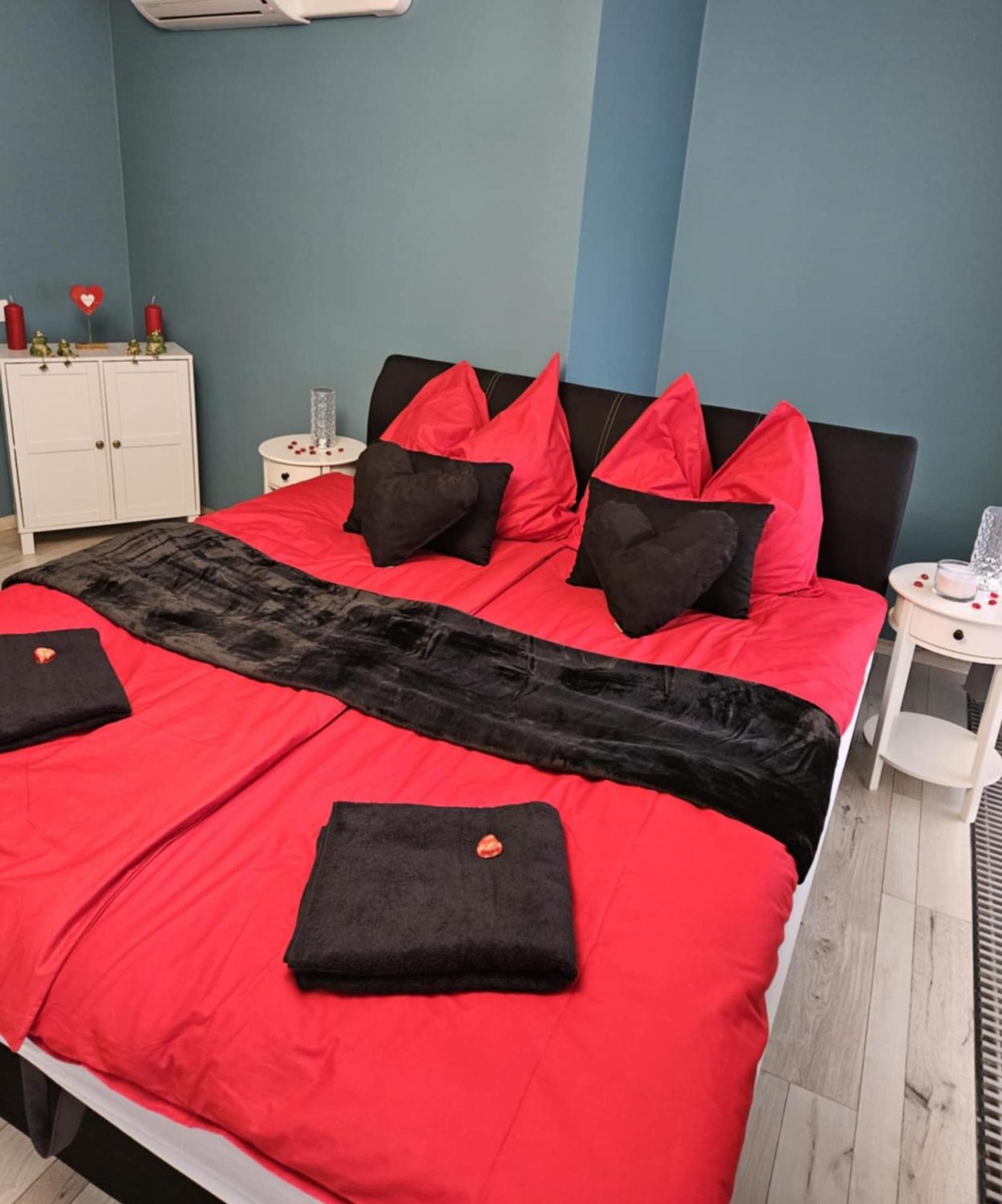 Hellowine Apartman Eger Eksteriør bilde